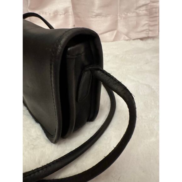 Vintage 1990s Coach 2065 Dinky Purse – Made in the USA – Restored Crossbody - Picture 5 of 9